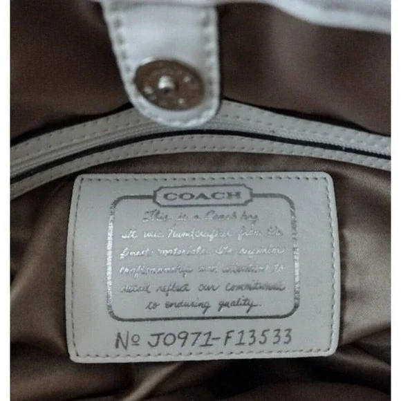 VINTAGE Coach C Print Brown Canvas White Leather Kiss Lock 3 Pocket Shou… - Picture 7 of 8
